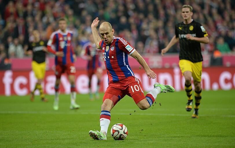 Arjen Robben - NOTE 2 - Scheiterte an Weidenfeller &ndash; fasst es lange sehr gut zusammen. Zahlreiche Chancen, brachte den Ball im Kasten nicht unter. Hatte den Ausgleich auf dem Fuß, legte den Ball vor Weidenfeller zu oft hin und her statt gleich abzuschließen. Verwandelte dann aber den Elfer sicher. Es bleibt dabei: Trifft Robben, gewinnt Bayern.