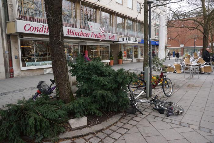 Sturm Niklas wütet in München. Die Bilder.