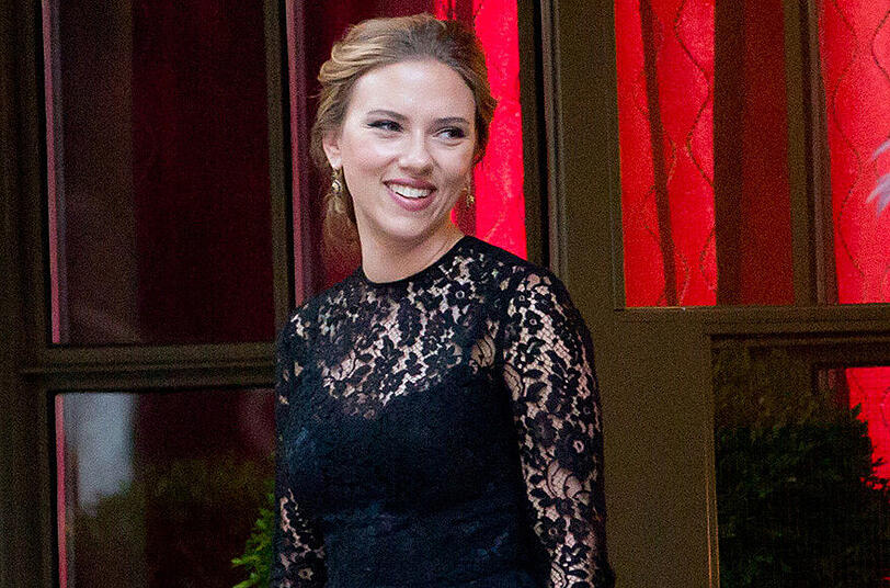 Scarlett Johansson macht wieder Werbung für "Dolce & Gabbana"