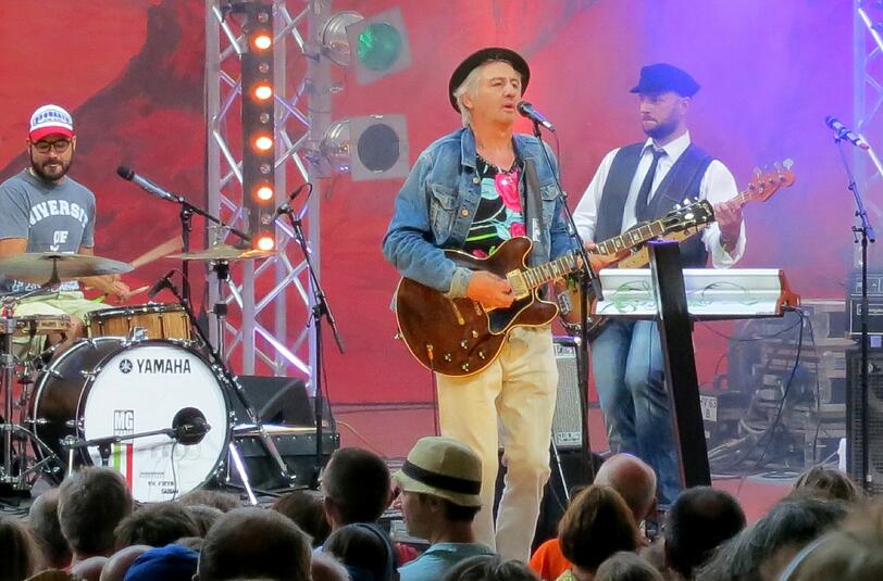 Georg Ringsgwandl im Konzert &ndash; heute kommt er zum Reden in den Giesinger Bahnhof.