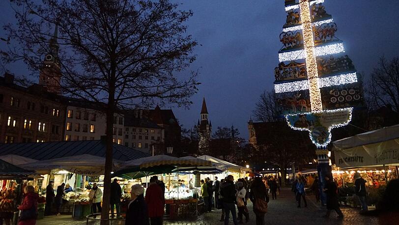 Auch die Zufahrtsstraßen zum Viktualienmarkt werden jetzt abgesperrt. (Archivbild) Auch die Zufahrtsstraßen zum Viktualienmarkt werden jetzt abgesperrt. (Archivbild)