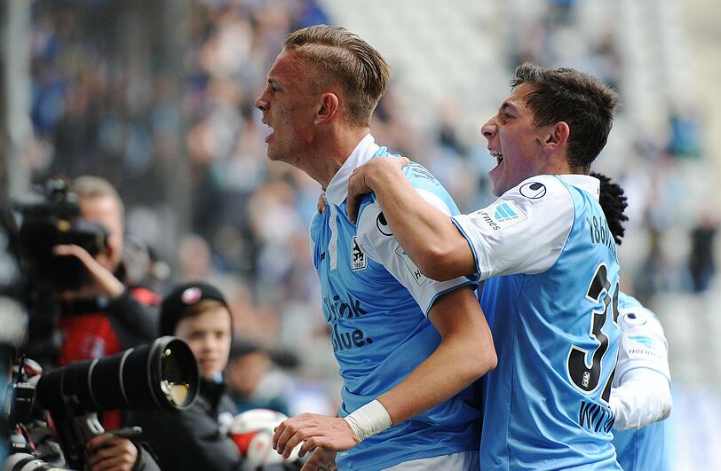 Jubelte nach seinem ersten Treffer in der zweiten Liga gegen St. Pauli: Löwen-Stürmer Marius Wolf.