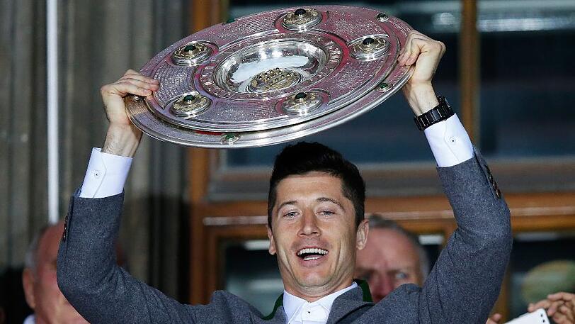 Mit 30 Treffern schloss Torjäger Robert Lewandowski die vergangene Saison ab und war damit erst der zweite Spieler in der Bundesliga-Historie, der in zwei aufeinanderfolgenden Spielzeiten mindestens 30 Mal traf. Vor ihm gelang das nur Bomber Gerd Müller (1968/1969 und 1969/1970 sowie 1971/72 und 1972/1973).