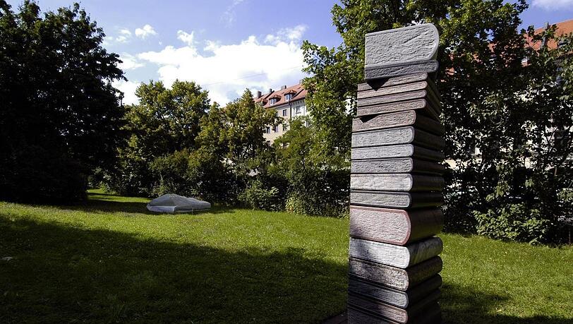 Seit 2007 werden im Dichtergarten Skulpturen aufgestellt. Seit 2007 werden im Dichtergarten Skulpturen aufgestellt.