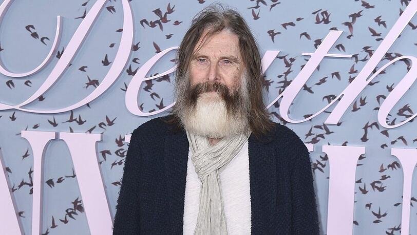 Langes Haar und grauer Bart: So erschien David Threlfall zu einer Londoner Premiere. Langes Haar und grauer Bart: So erschien David Threlfall zu einer Londoner Premiere.