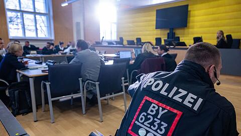 Im Prozess um die gewaltsame Flucht von vier Straft&auml;tern aus dem Bezirkskrankenhaus Straubing steht das Urteil an. (Archivbild)