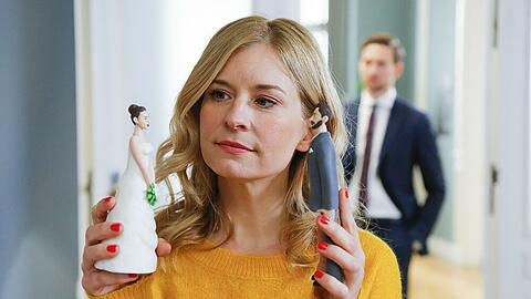 "Jenny - echt gerecht!: Ein Lehrer unter Verdacht": Jenny (Birte Hanusrichter) wird von Max (August Wittgenstein) beim Träumen erwischt