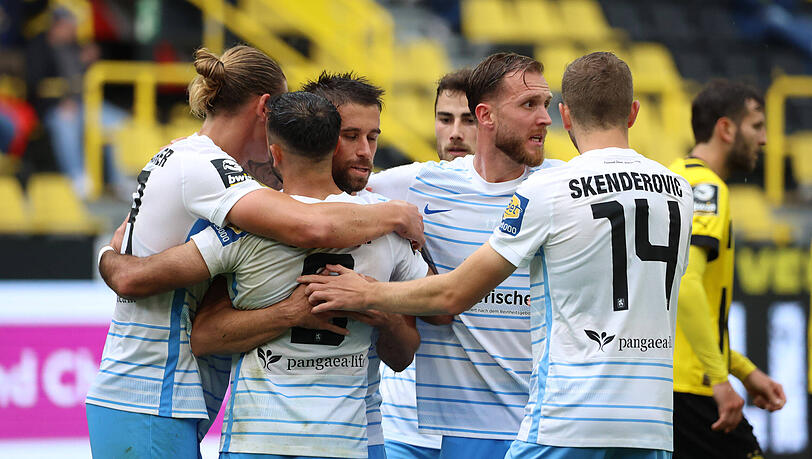 Der TSV 1860 trennt sich von Borussia Dortmund mit 1:1.