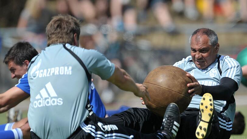 Der Medizinball durfte bei Felix Magath nicht fehlen. (Archivbild) Der Medizinball durfte bei Felix Magath nicht fehlen. (Archivbild)