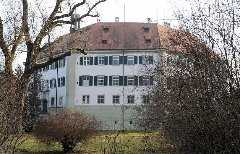 Das Schloss in Sünching. Skandalrocker Doherty stand dort für Dreharbeiten zur Verfilmung von Alfred de Mussets autobiografischen Roman "Bekenntnisse eines jungen Zeitgenossen" vor der Kamera. Für den Rocker ein Film-Debüt.