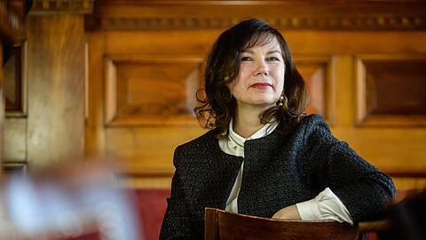 Beatrice Herbold ist heute 61 und in der Immobilienbranche tätig. Früher hatte sie eine Modelagentur.