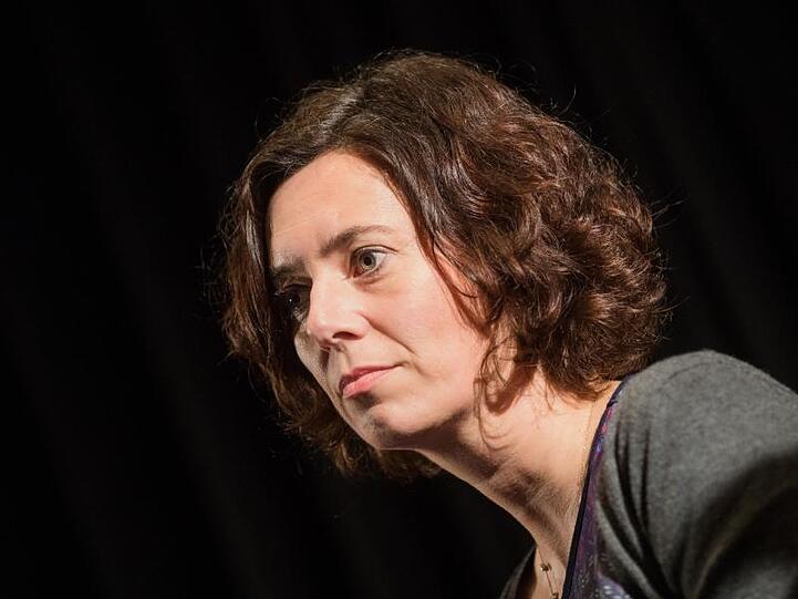 Eva Menasse wird geehrt.