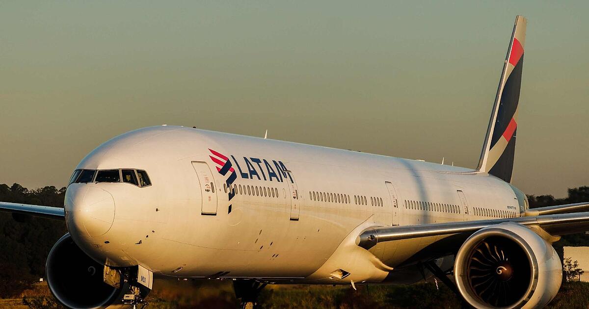 Brand-unter-Flugzeug-in-S-o-Paulo-Passagiere-evakuiert