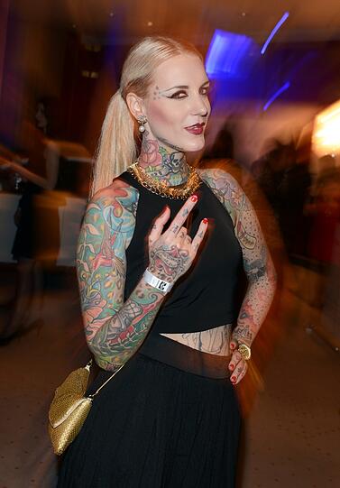 Sexy Körperkunst: Verrückte Tattoos - Spektakuläre Bilder...