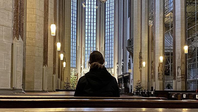 Julia P. ist gläubig, aus der Kirche will sie trotzdem austreten. (Symbolfoto)