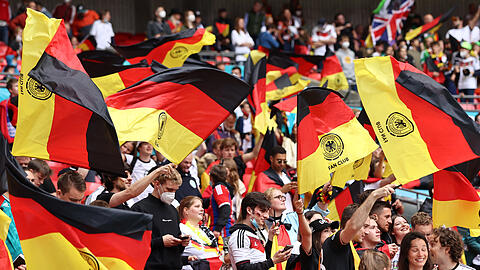 Bekommen f&uuml;r das Spiel in M&uuml;nchen Stehpl&auml;tze: Die Fans des DFB.