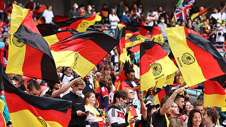 Bekommen f&uuml;r das Spiel in M&uuml;nchen Stehpl&auml;tze: Die Fans des DFB.
