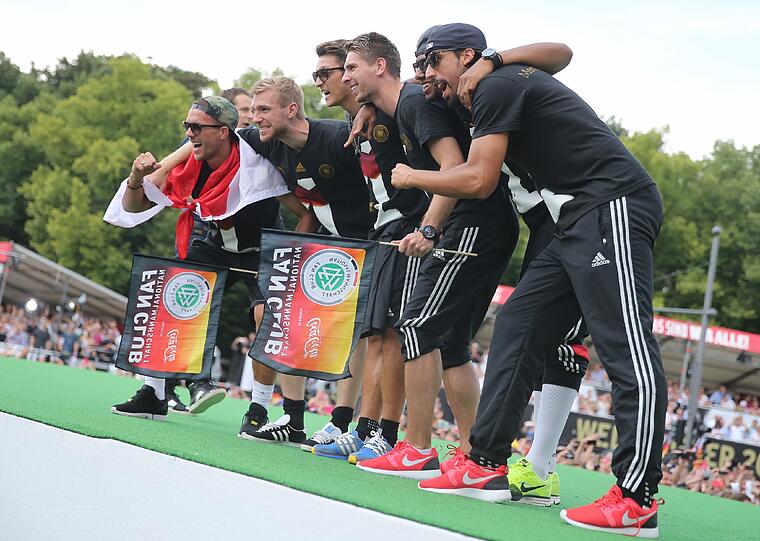 Die Weltmeister feiern am Brandenburger Tor. Die Bilder von der Fanmeile.