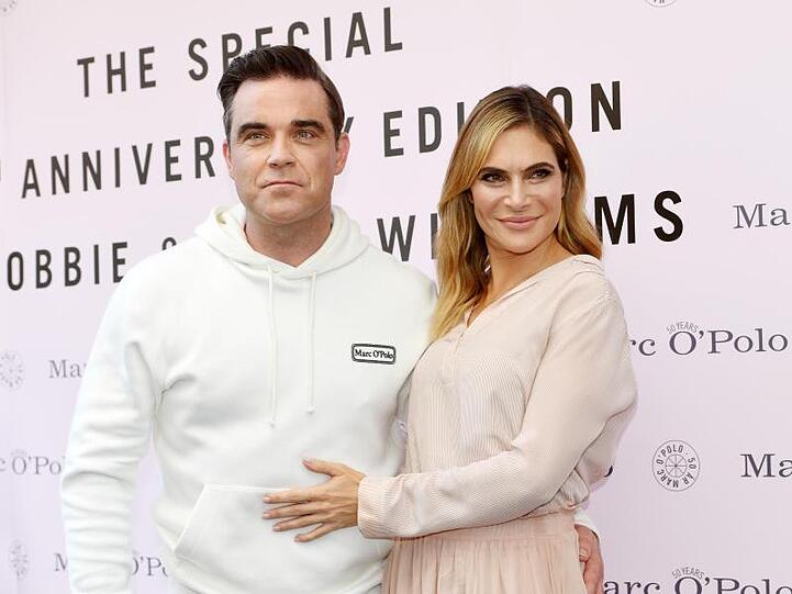 Robbie Williams mit Ehefrau Ayda bei der Vorstellung seiner Mode-Kollektion.