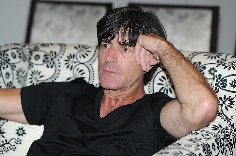 Fußball-Bundestrainer Joachim Löw verfolgt am 25.05.2013 das Finale der UEFA Champions League im Ballsaal des Hotel St. Regis in Miami in Florida.