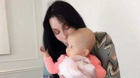 Cher und der unbekannte kleine Freund