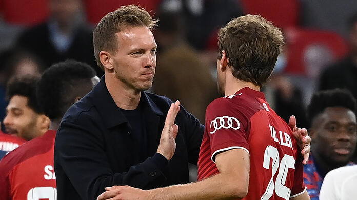 Bayern-Trainer Julian Nagelsmann lobte Thomas Müller für seine Leistung gegen Wolfsburg. (Archivbild)