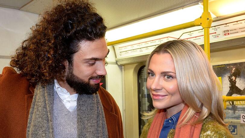 "GZSZ": Sunny genießt ihren Flirt mit Noah.