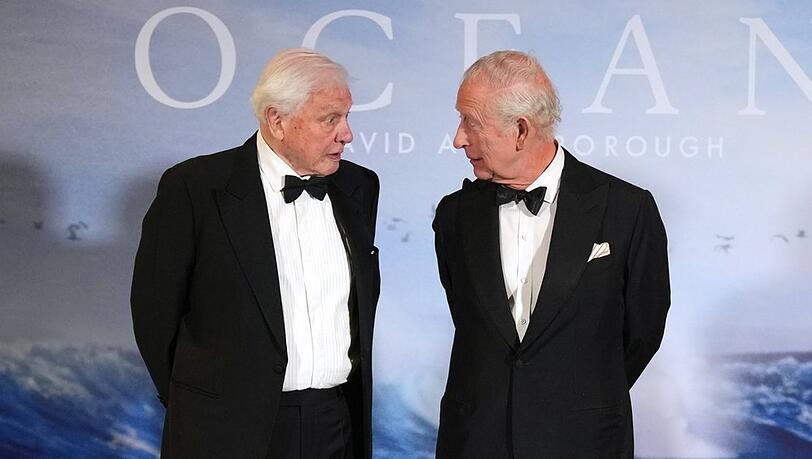 K&ouml;nig Charles III. mit David Attenborough bei dessen Filmpremiere 2025.