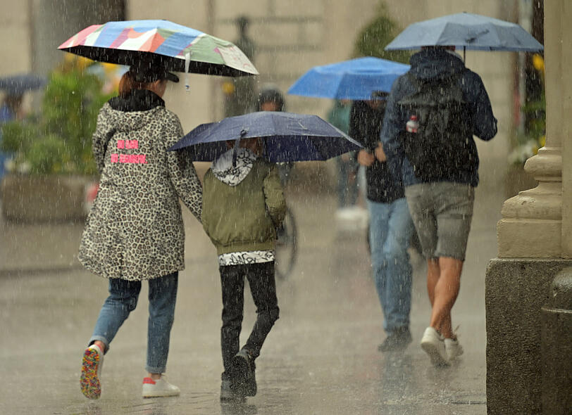 Wie wird das Wetter im November? Der Monat soll recht nass werden. Wie wird das Wetter im November? Der Monat soll recht nass werden.