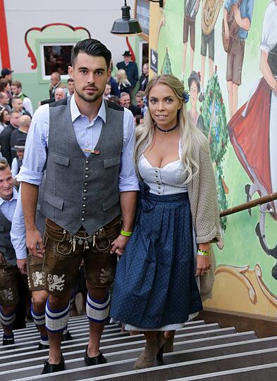 Klicken Sie sich durch die besten Bilder zum Oktoberfestbesuch der Sechzger.
