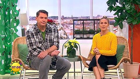 Benjamin Bieneck und Alina Merkau im Studio vom "Sat.1 Frühstücksfernsehen".