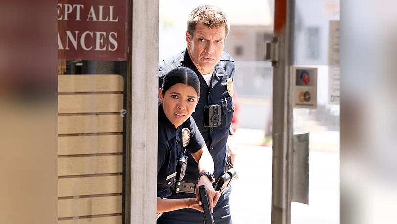Nathan Fillion und Alyssa Diaz in der neuesten Staffel von "The Rookie".