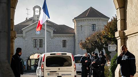 Ein Gef&auml;ngnisausbrecher in Frankreich ist sp&auml;ter beim Kaffeetrinken in einem Bistro gefasst worden. (Symbolfoto)