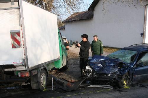 Tödlicher Aufprall: Hier starb eine 33-Jährige nach der Kollision mit einem Kleinlaster.