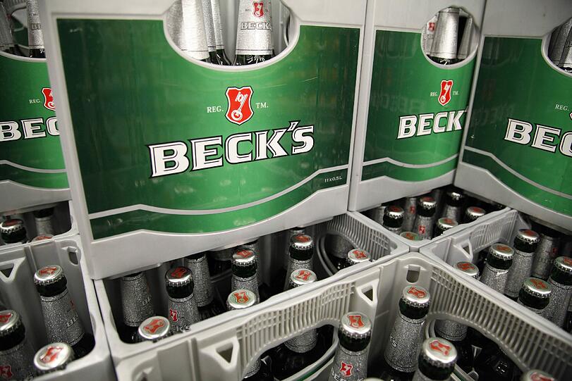 Der 21-Jährige nahm unter anderem einen Kasten Bier mit (Archivbild).