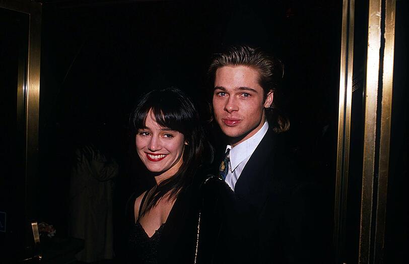 Jill Schoelen und Brad Pitt trafen sich 1989 auf dem Set des Horrorfilms "Cutting Class". Sie  waren drei Monate lang verlobt. Dann verließ sie ihn für einen älteren Regisseur.
