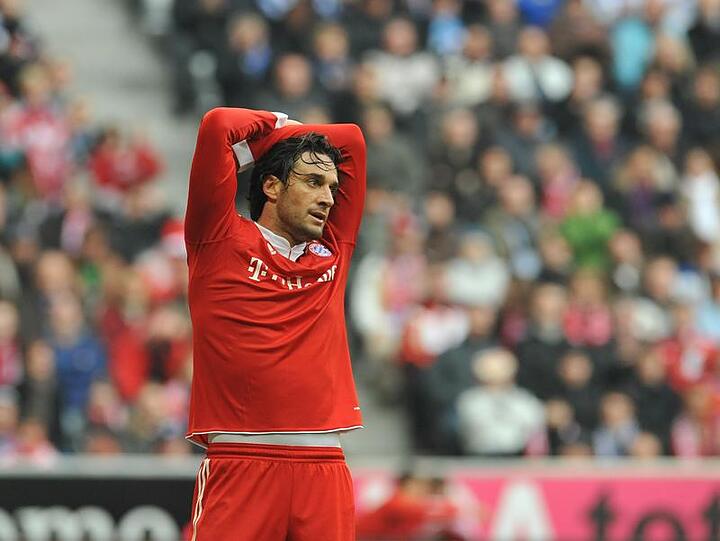 Bayern-Stürmer Luca Toni steht vor einer ungewissen Zukunft.