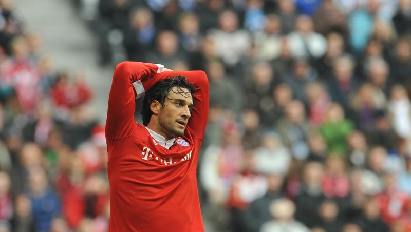 Bayern-Stürmer Luca Toni steht vor einer ungewissen Zukunft. Bayern-Stürmer Luca Toni steht vor einer ungewissen Zukunft.