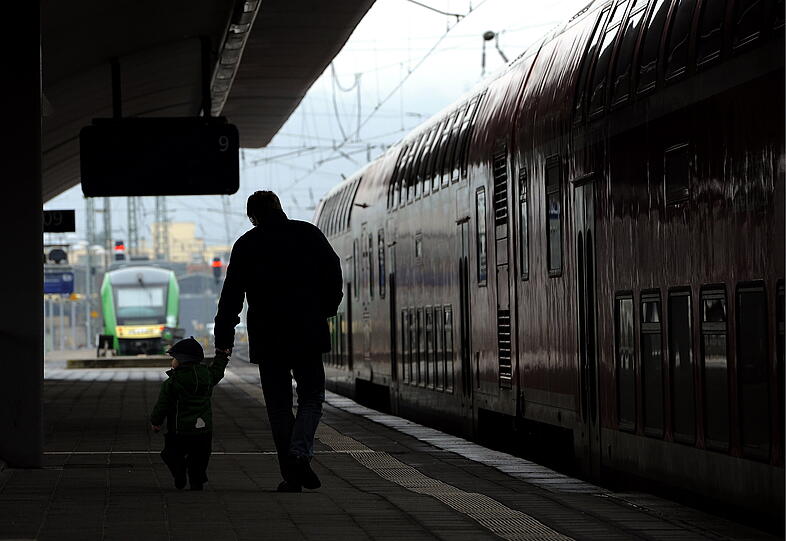 Zwei Mädchen sind aus einem Kinderheim geflohen nd wollten mit dem Nachtzug nach München (Symbolbild)