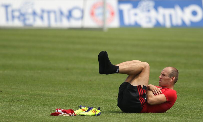 Neue Bilder vom Trainingslager der Bayern am Gardasee.