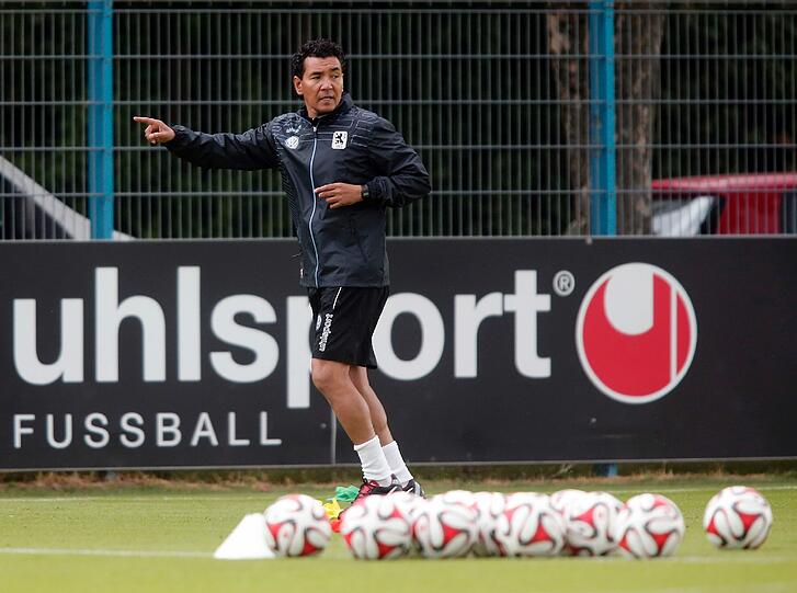 Ricardo Moniz packt an: Bilder von der ersten Trainingseinheit unter dem neuen Trainer.