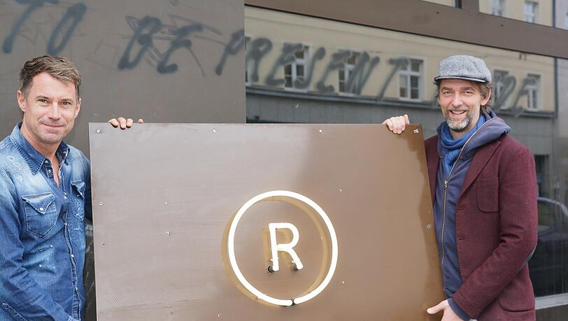 Die neue Registratur in der Müllerstraße: Hier die beiden Chefs Christian Reuter und David Walker... Die neue Registratur in der Müllerstraße: Hier die beiden Chefs Christian Reuter und David Walker...