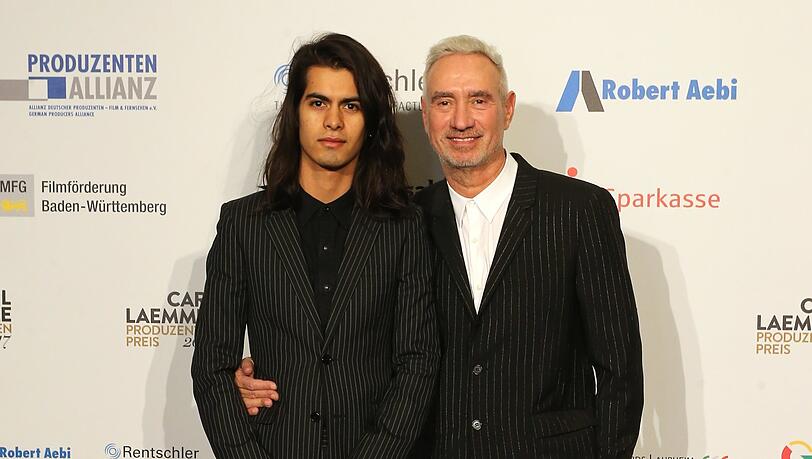 Roland Emmerich auf Heimatbesuch beim Carl-Laemmle-Produzentenpreis mit seinem Mann Omar Soto. Roland Emmerich auf Heimatbesuch beim Carl-Laemmle-Produzentenpreis mit seinem Mann Omar Soto.
