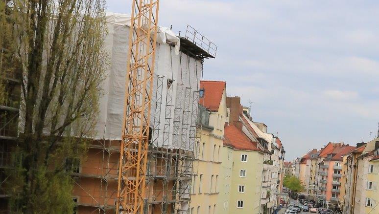 Am Tattag bleibt das Gebiet um die Zentnerstraße stundenlang gesperrt. Am Tattag bleibt das Gebiet um die Zentnerstraße stundenlang gesperrt.
