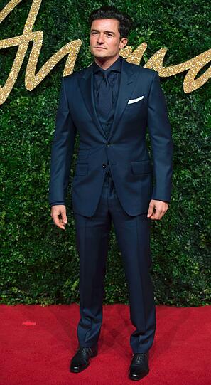 Frauenschwarm Orlando Bloom entschied sich für nur eine Farbe: Blaue Hose zum blauen Sacko, darunter ein blaues Hemd.