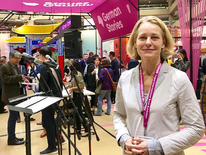 Autorin Miriam Meckel am Stand "German Stories" auf der Buchmesse in Taipeh.