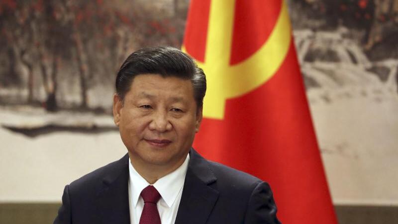 Chinas Präsident Xi Jinping bei einem Auftritt in der Großen Halle des Volkes in Peking. Chinas Präsident Xi Jinping bei einem Auftritt in der Großen Halle des Volkes in Peking.