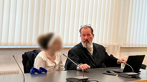 Die 26-Jährige soll ihre Tochter mit der Injektion von Keimen krank gemacht und gehalten haben.