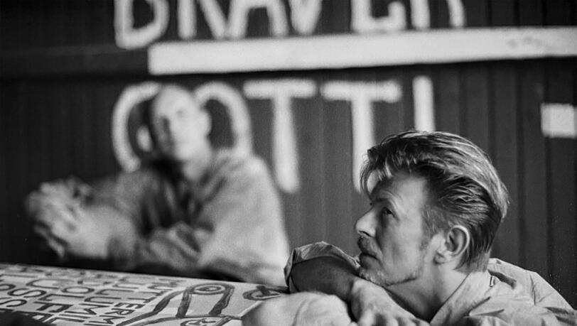 Uwe Sch&uuml;tte geht den Biografien der als &raquo;schizophren&laquo; diagnostizierten Outsider-K&uuml;nstler nach.