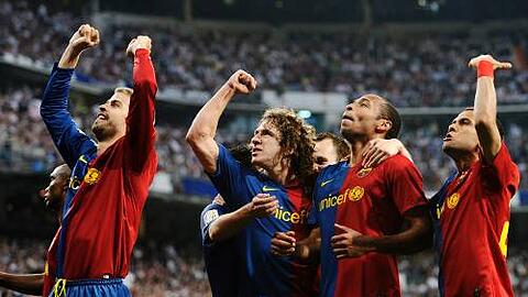So schön feiert es sich beim Erzfeind: Die Barcelona-Stars bejubeln den 6:2-Triumph im Bernabeu-Stadion